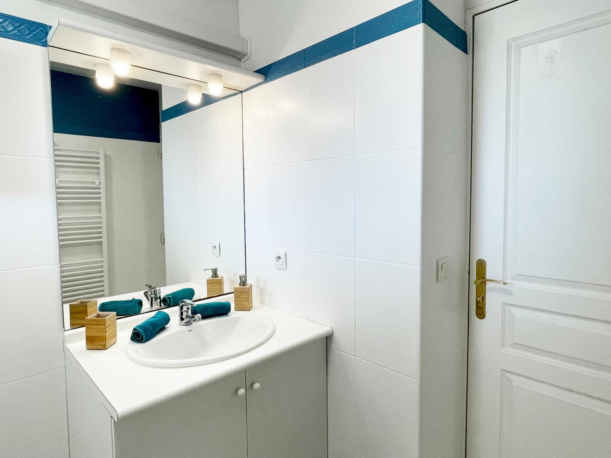 Lapin Blanc - Joli Studio Avec Terrasse Marseille Ngoại thất bức ảnh