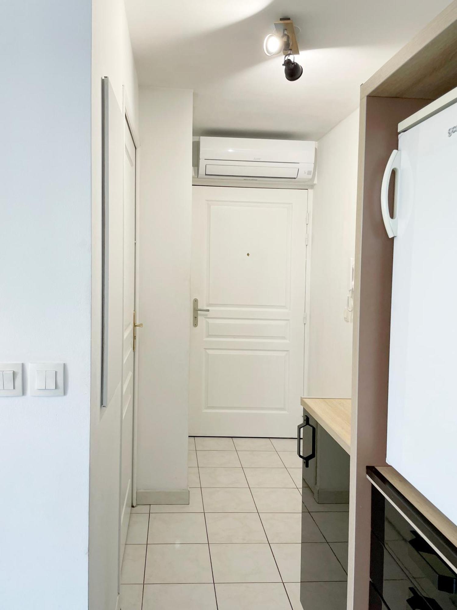 Lapin Blanc - Joli Studio Avec Terrasse Marseille Ngoại thất bức ảnh